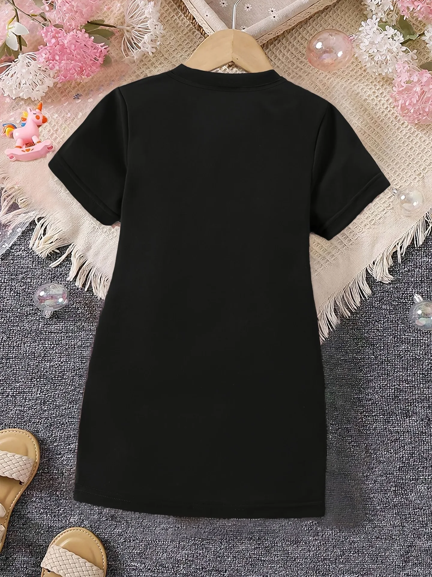 Children's Clothing Girls' Short-Sleeved Dress 2026 New Style Girls' Dress with Heart Print T-Shirt Dress with Heart Print Suitable for Valentine's Day Atmosphere, Versatile for Home and Outings, Suitable for 4-12 Years Old