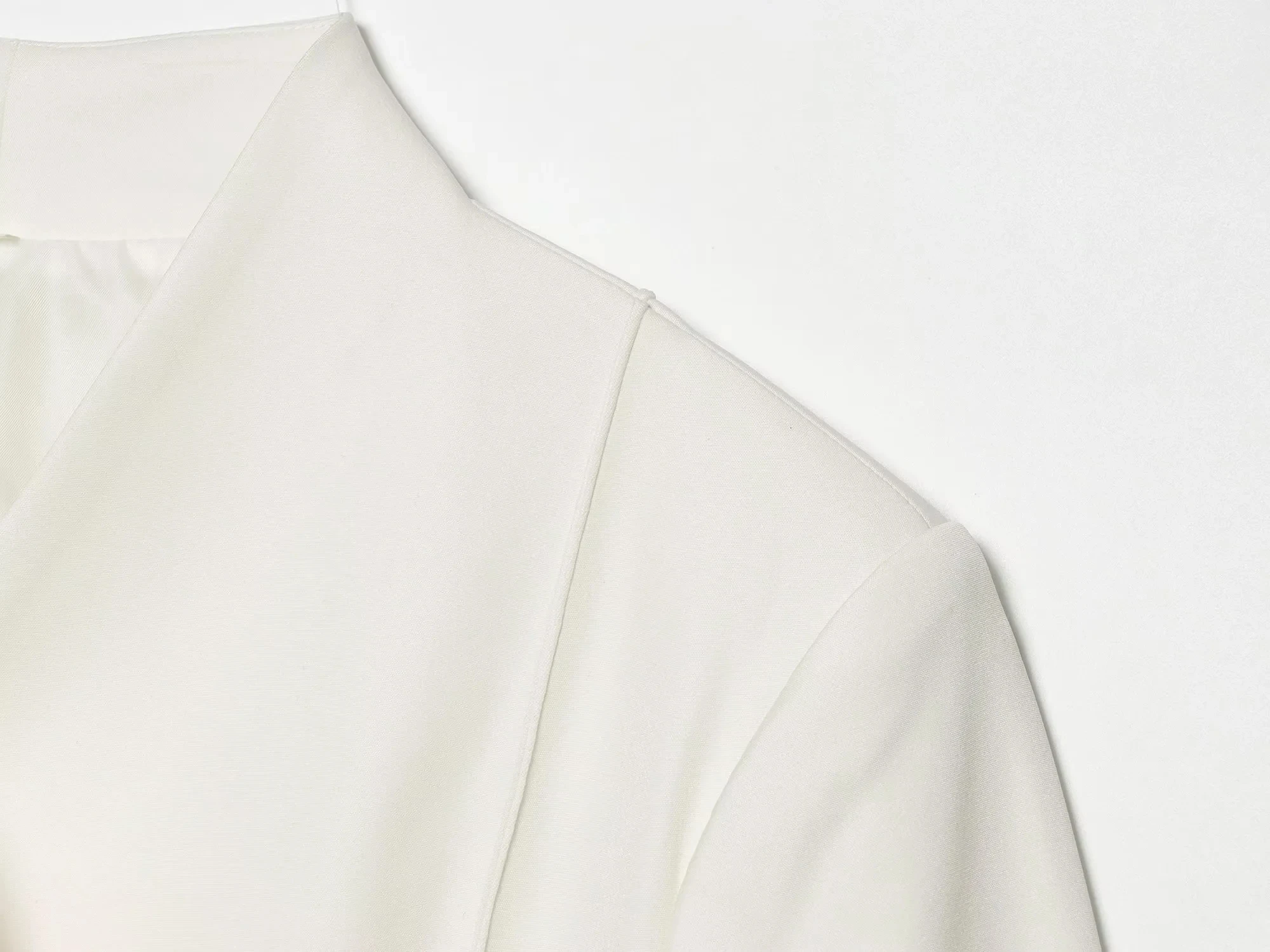 KONDALA Vintage Chic Büro-Damen-Blazer mit V-Ausschnitt, versteckter Knopfleiste und Taschen, schmal geschnitten, modischer Frühling/Sommer 2026 Freizeit-Blazer – Detail 13
