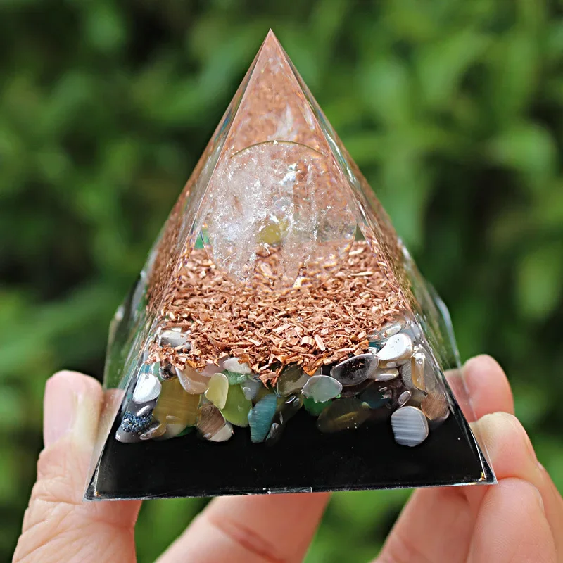 

Explosive crystal crushed stone pyramid home resin drop glue handicraft tabletop decoration