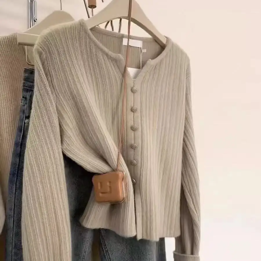 Autumn Long Sleeve Women's Knitted Pullover 2026 New Arrival Korean Design V-neck Sweater Female Buttons Loose Pullover Knitwear