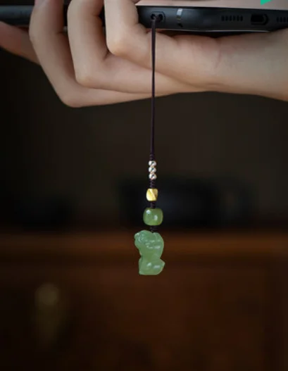 

Natural Hetian jade wealth source Pixiu mobile phone chain pendant rope men and women personality creative jade pendant