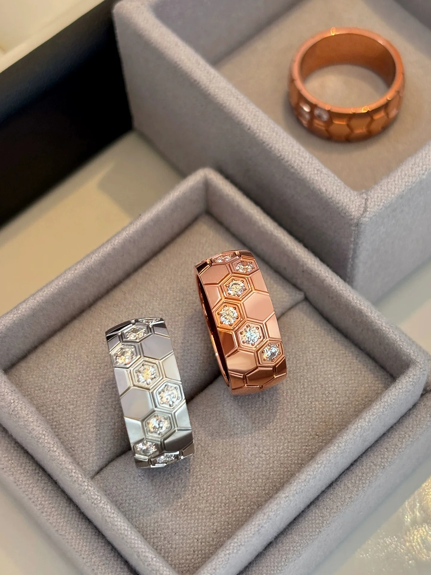 French Embossed Hexagonal Zircon Ring for Women Luxury Niche Design High-End Closed Wide Band Ring Elegant Unique Jewelry