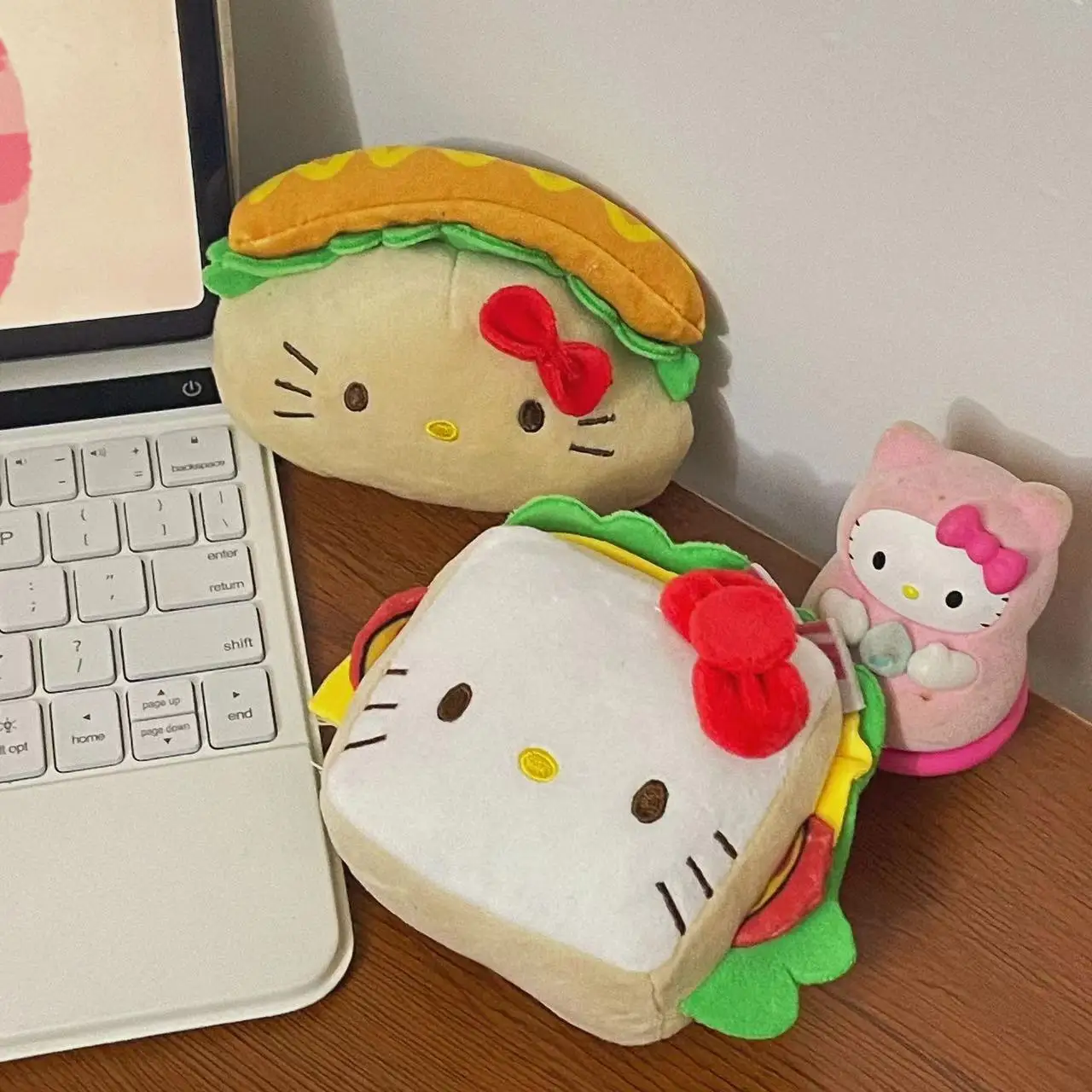 Sanrio Hamburger Hello Kitty gevulde pop sleutelhanger Cartoon Sandwich Hot Dog modellering Hello Kitty hanger sleutelhanger verjaardagscadeaus