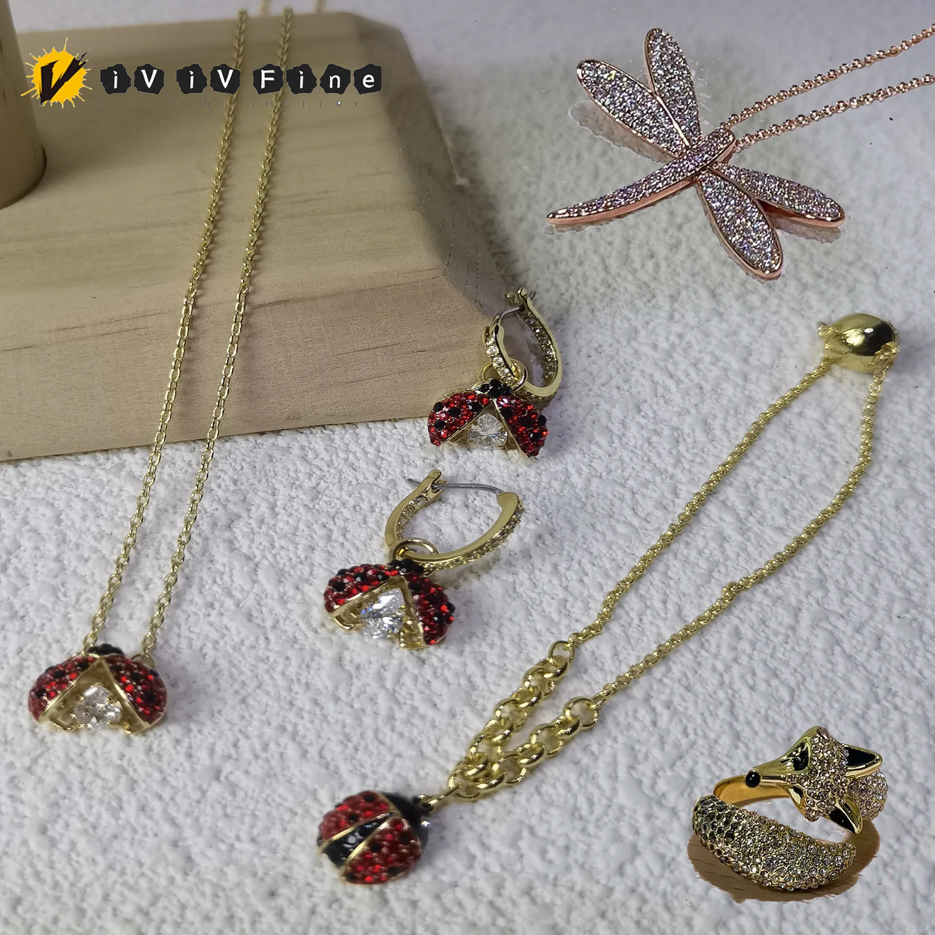 

Новая мода серии насекомых ожерелье серьги браслет кольцо 2025 оригинальный изысканный комплект ювелирных изделий для женщин аксессуары для вечеринок