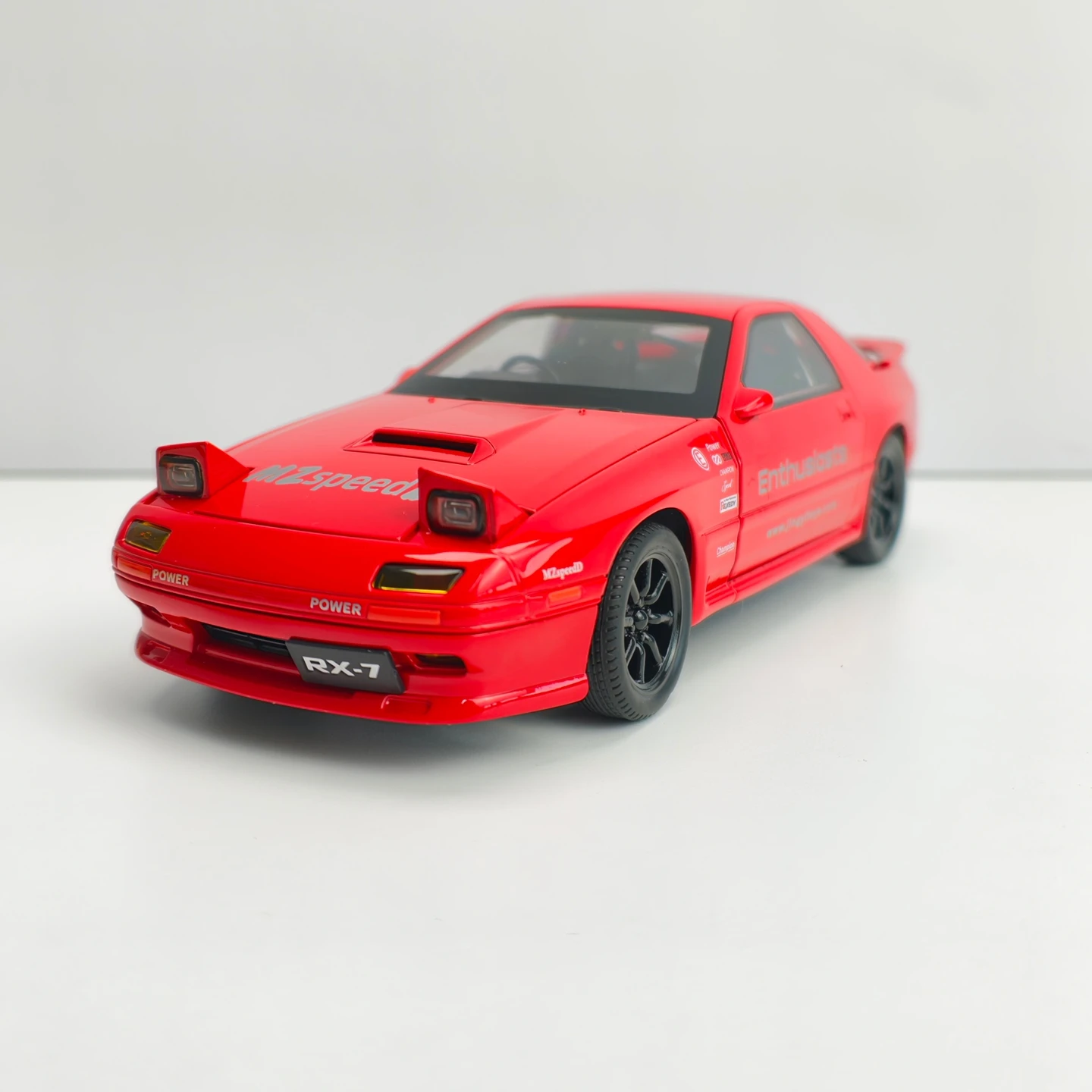 1: 24 Simulation Mazda RX-7 Alloy Car Model Ornament Collection, Doors and Engine Hood, Trunk Can Open, Sound and Light