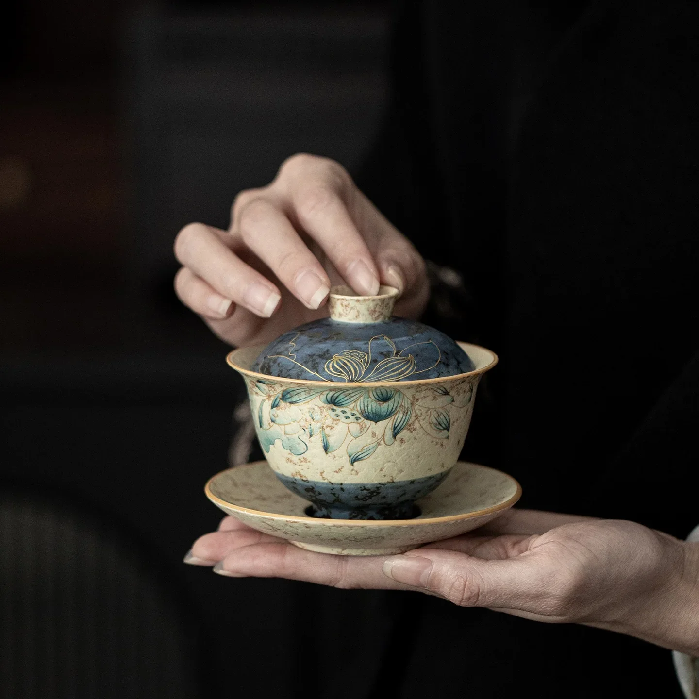 Blue and White Flint Red Lotus Three Talent Cover Bowl Antique Ceramic Tea Bowl Teacup Master Cup Filter Fair Cup Tea Washing
