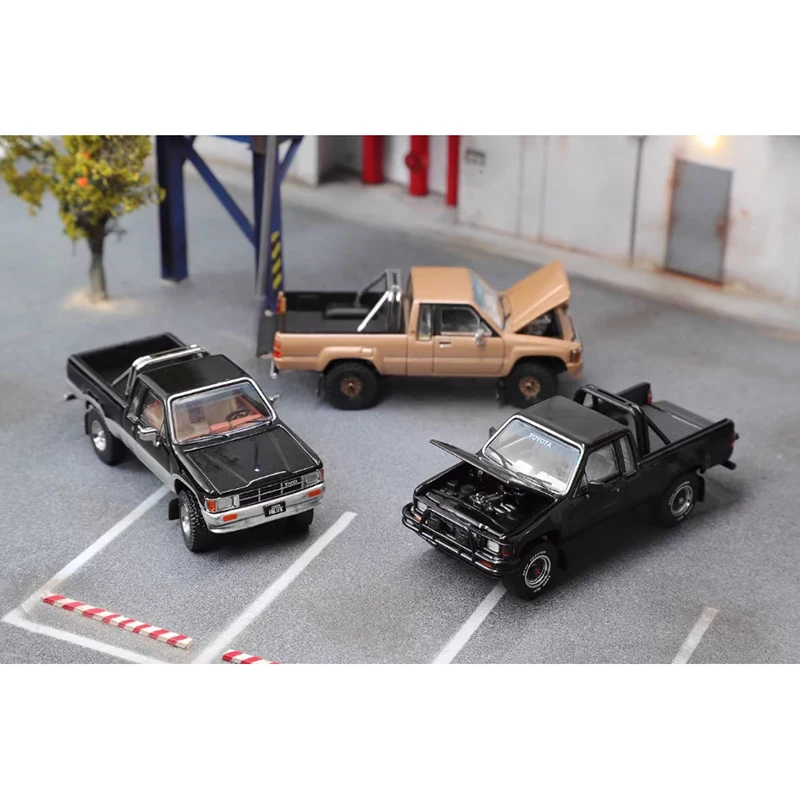 GCD Diecast schaal 1:64 1985 Hilux 4e generatie (N50) SR5-versie Legering automodel Statische weergave Collectibles Boy Holiday Gift