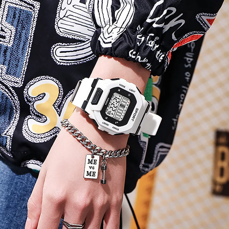 Orologio sportivo da uomo Orologio elettronico multifunzione per bambini Ragazzi Adolescenti Studenti Bambini Orologio da polso digitale a LED Orologio militare Regali