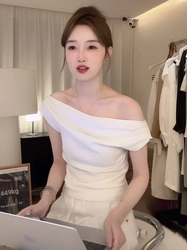 تي شيرت Ele White بقصة ضيقة على الكتف تي شيرت نسائي صيفي بتصميم راقي فريد من نوعه مكبل بشكل جذاب ort Sve