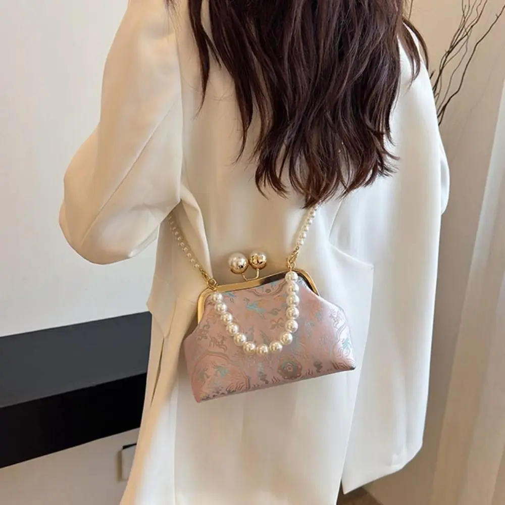 Pearl Chinese Style Handbag Shoulder Kiss Lock Embroidery Banquet Bag Elegant Cheongsam Accessories Ladies Shell Bag Banquet