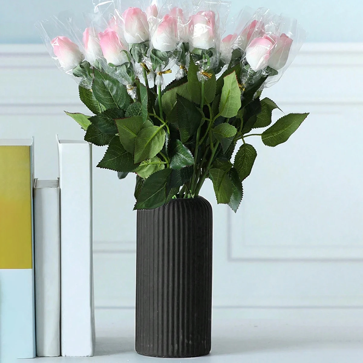 Gestreifte, keramikähnliche Kunststoffvase für Blumen, dekorative Blumenarrangement-Display, kreative kleine Blumenvase