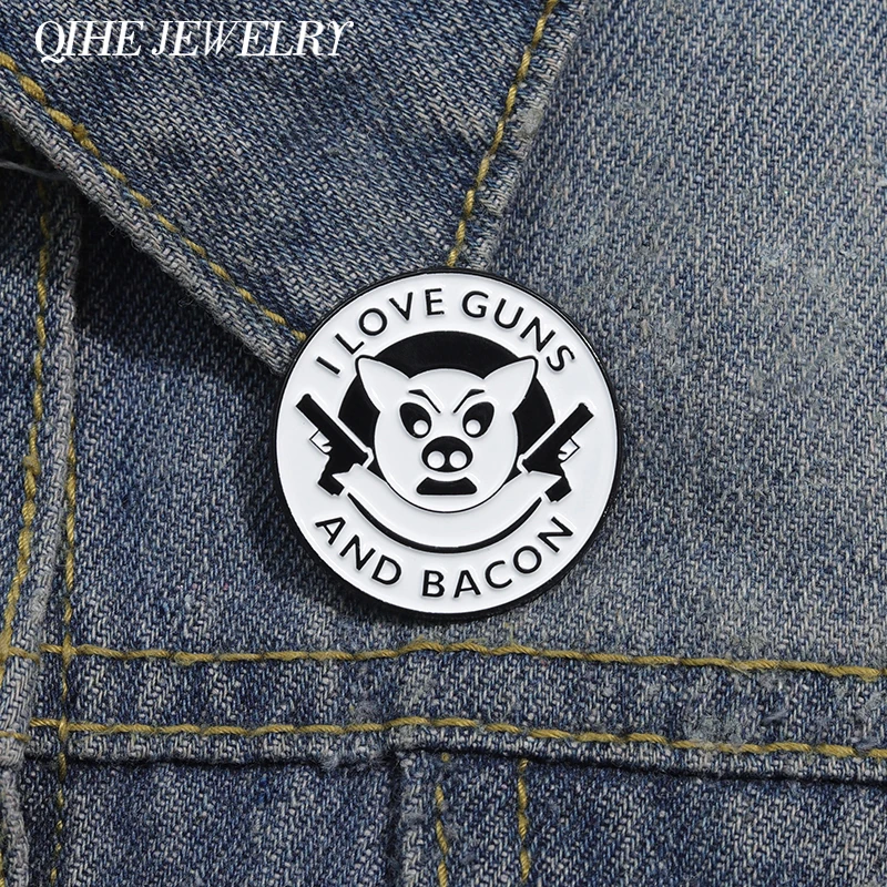 I Love Guns And Bacon Brooch Enamel Pins Cartoon Animal Pig Brooches Decorative Clothes Lapel Badge Backpack Jewelry Gift Pin