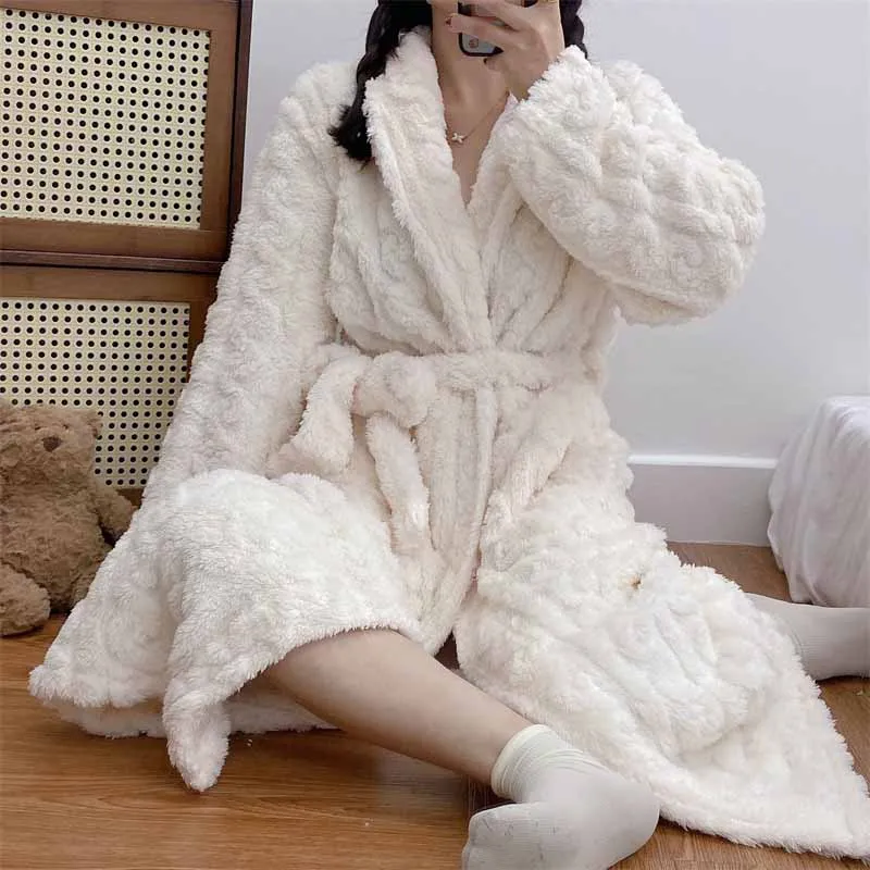 Thickened Flannel Warm Long Robe Nightgown Women Autumn Winter Sleepwear Intimate Lingerie Sleepwear Lapel Collar Home Clothes