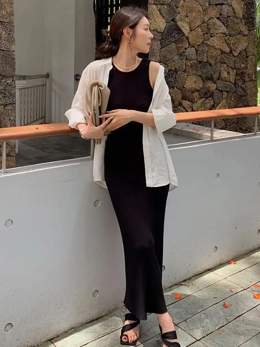 Simples sem costas vestidos de malha feminino 2025 verão design cor sólida magro sem mangas bodycon vestido Плашуе roupas