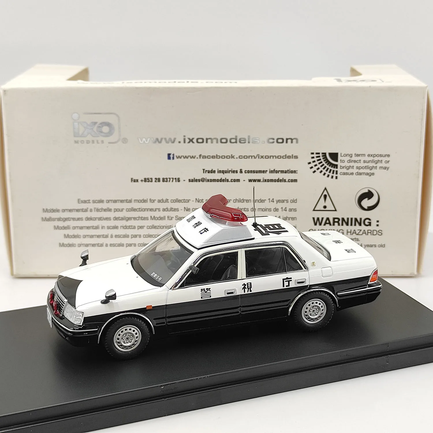

Diecast IXO 1:43 Scale TOYOTA CROWN Japanese Police 155 Alloy Car Model Collectible Toy Gift Souvenir Display Ornament