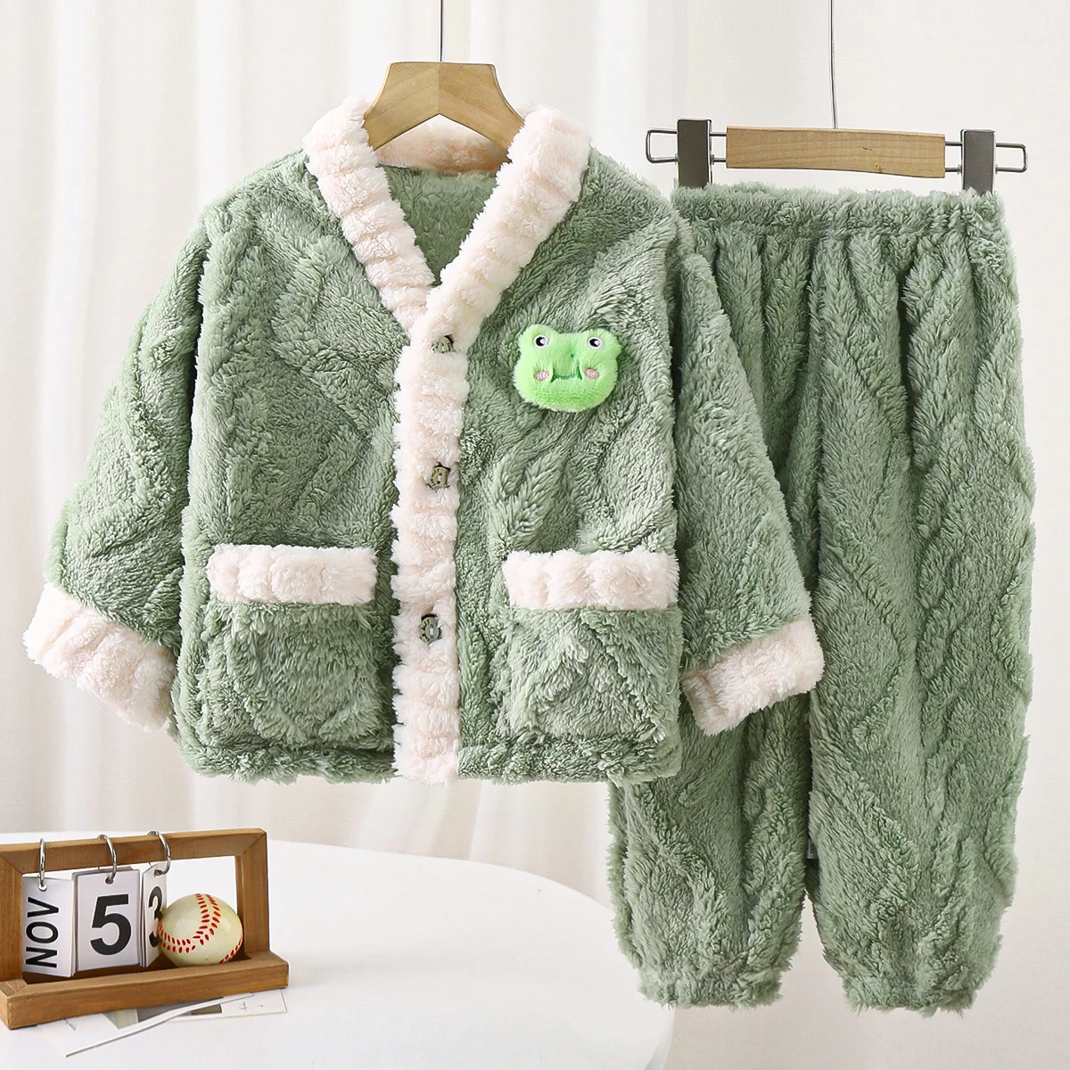 Kids Autumn Winter Warm Soft Flannel Pajamas Sets Baby Cute Cartoon Single-breasted V-neck Sleepwear Boys Girls Casual Pyjamas