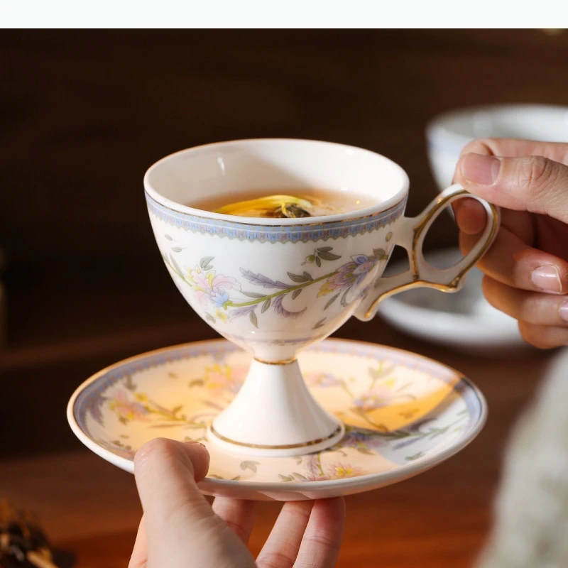 

Стильная керамическая кружка Цветочная лоза Набор кофе и тарелок Чашки для воды Цветочные чайные чашки Десертное блюдо Кофейная кружка