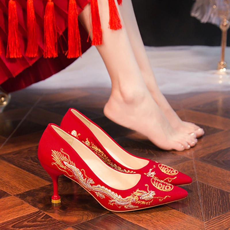 Chinese Style Embroidery Bridal Shoes 2024 New Red Pointed Toe Thin Heels Wedding Shoes Woman Elegant Embroidery High Heel Pumps