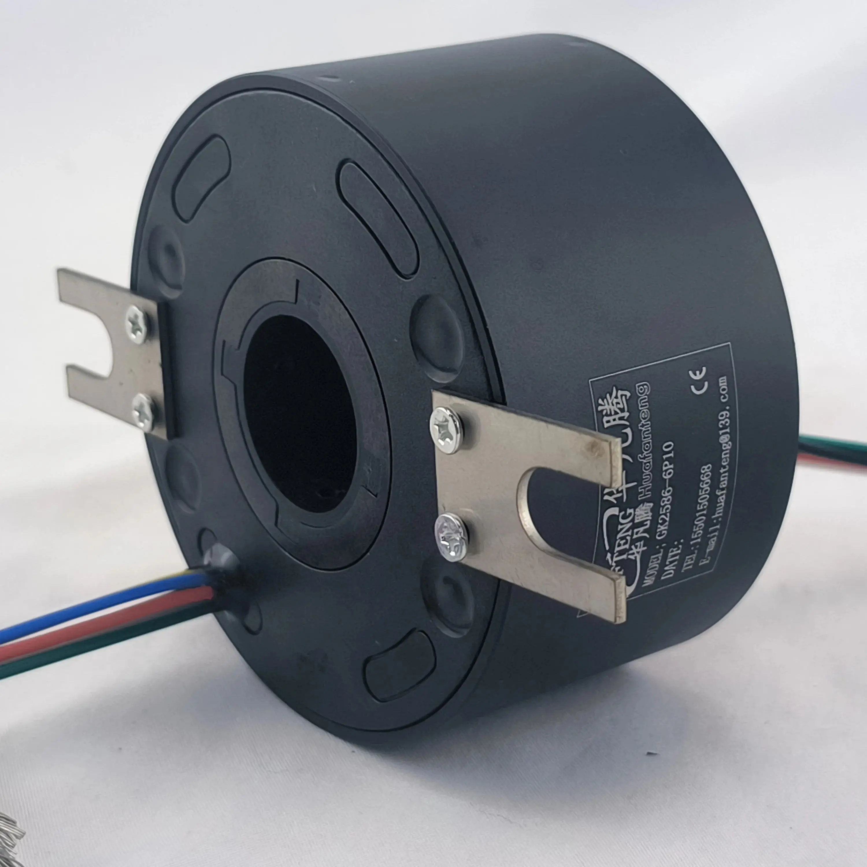 The inner diameter of the conductive slip ring is 25mm, the current is 5A, and it has stable current transmission capability.