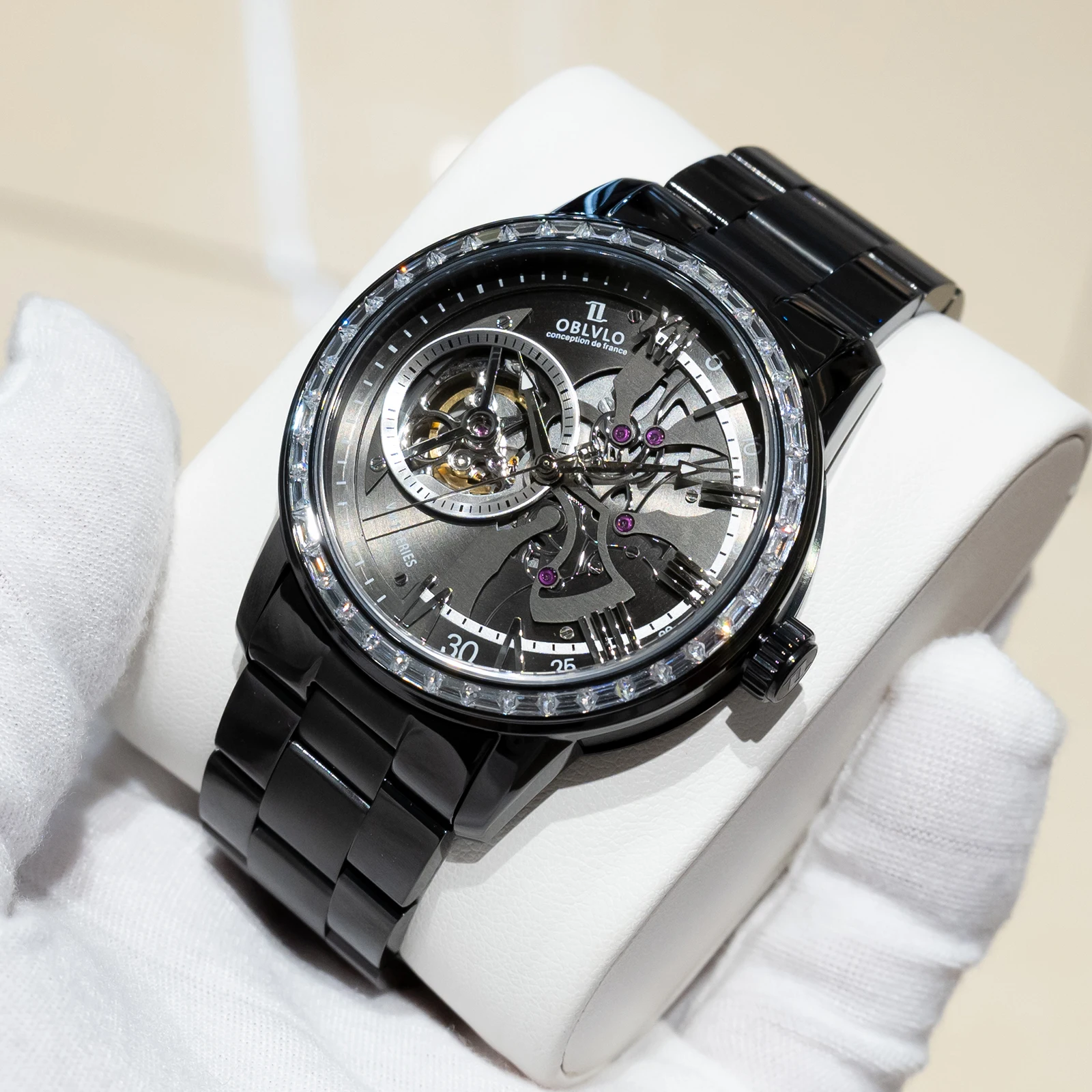 

OBLVLO Мужские полностью черные автоматические часы с PVD-покрытием и бриллиантами, прозрачный механический механизм, ремешок из нержавеющей стали, ретро-стиль VMQ-S