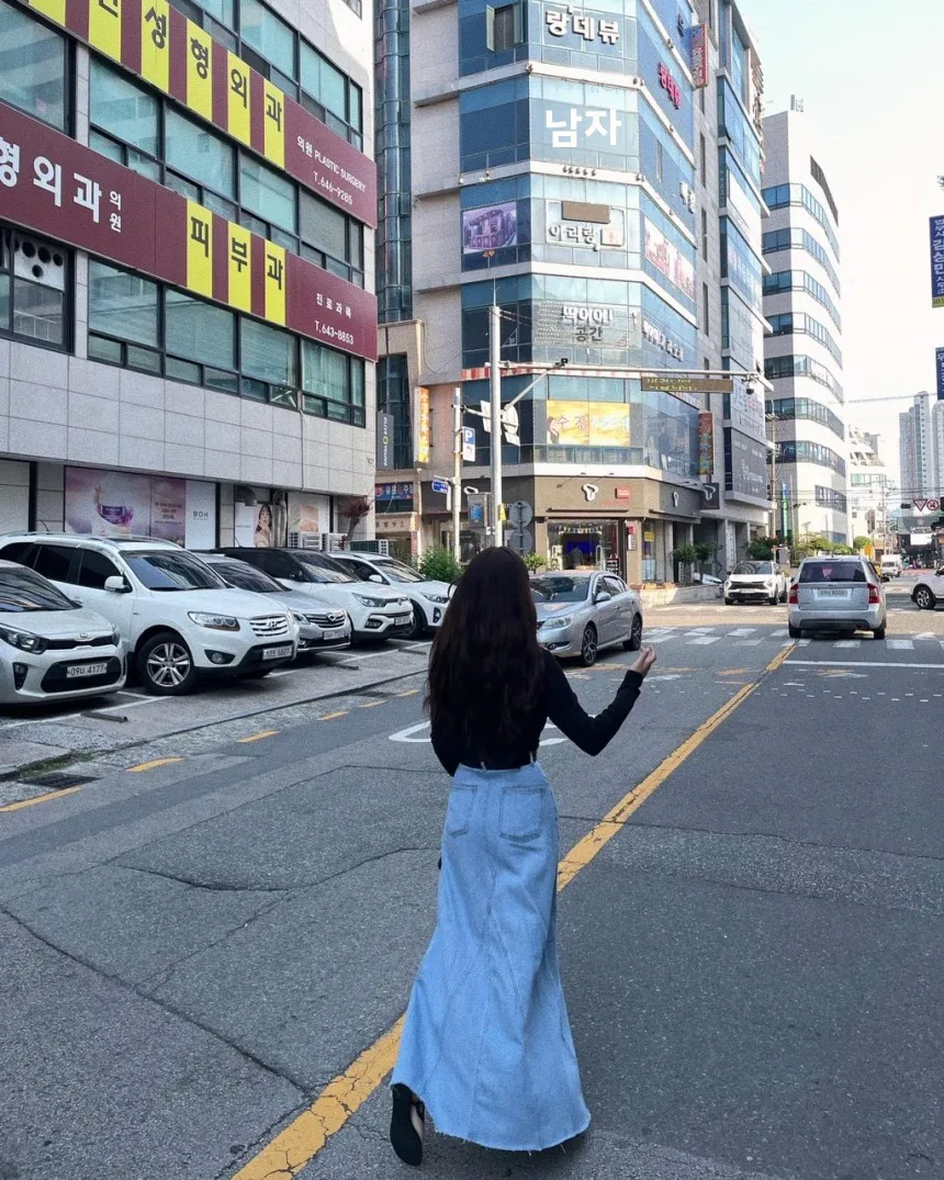 กระโปรงทรงเอเอวสูงสไตล์เรโทร ผ้ายีนส์ทรงยาว ผู้หญิง กระชับสัดส่วน ทรงยาว แฟชั่นเกาหลี ผ้าฝ้าย ใส่สบาย เหมาะกับการเดินทาง