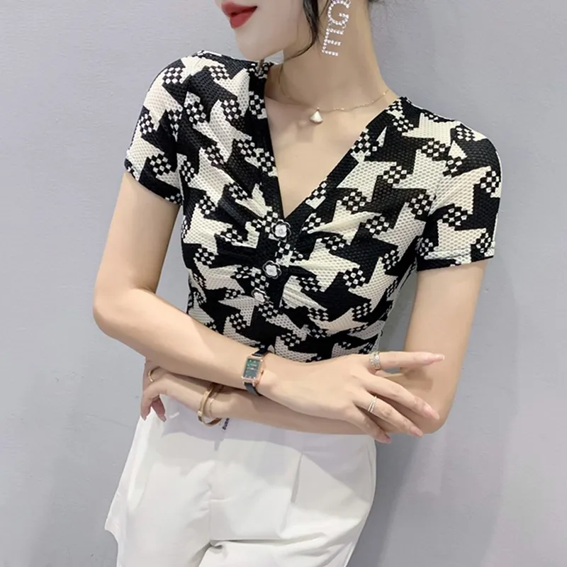 패셔너블 미 티셔츠 여성용 2024 신상 체크무늬 프린트 V넥 슬림핏 트렌디 티셔츠 한국 스타일 여름
