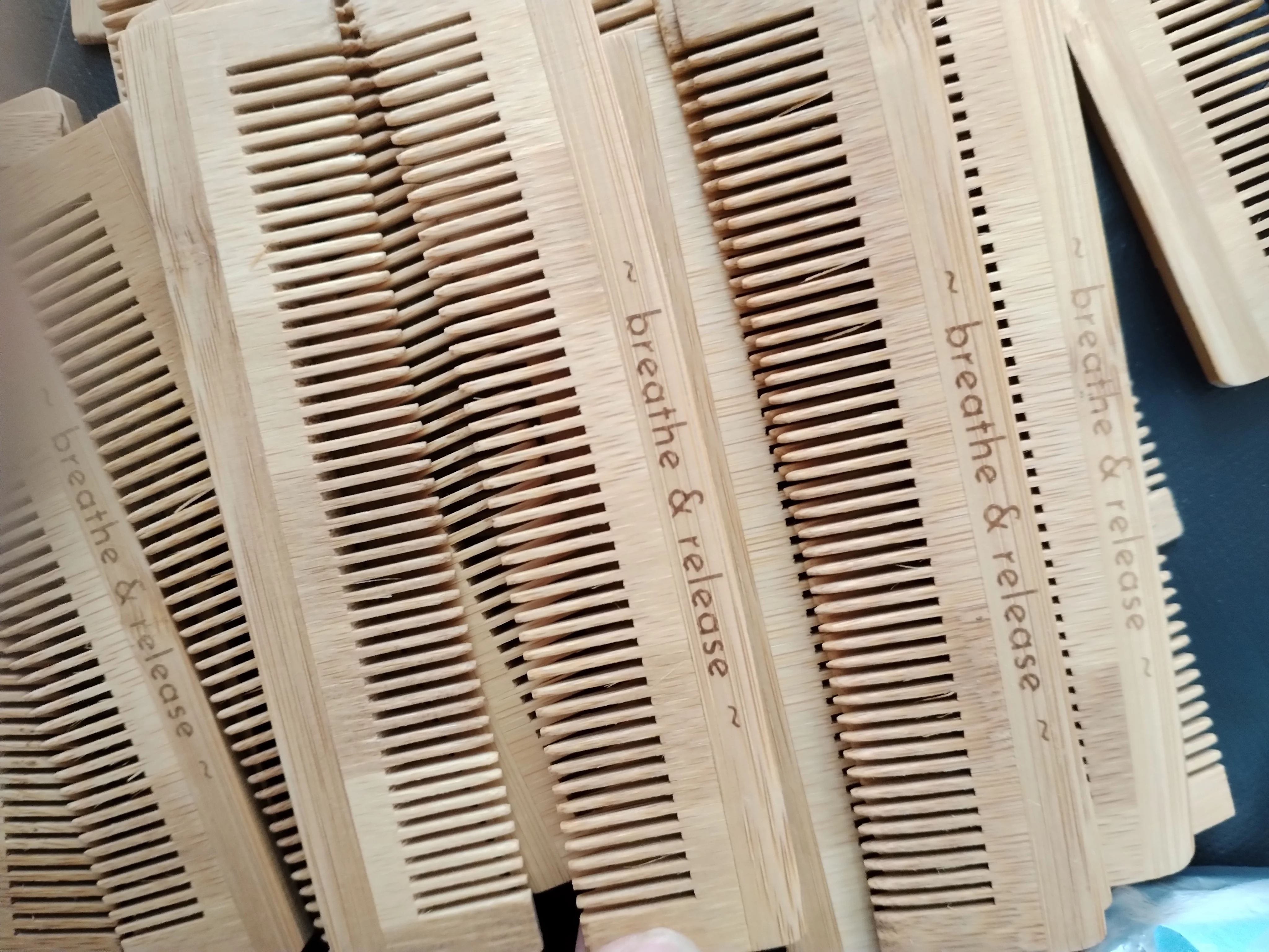 pettine-per-barba-tascabile-in-legno-di-bambu-da-100-pezzi-pettine-in-legno-naturale-al-100-pettini-in-legno-per-barba-e-capelli-adatti-ai-viaggi-per-uomo