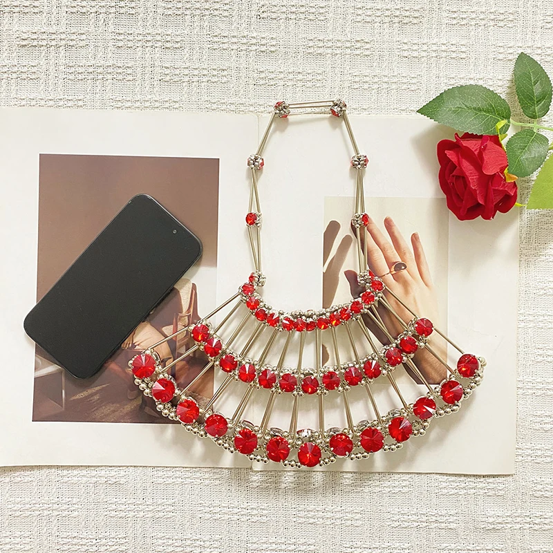 European and American red retro high-end diamond metal handmade bead fan-shaped woven hollow women's hand-held dinner bag view 3