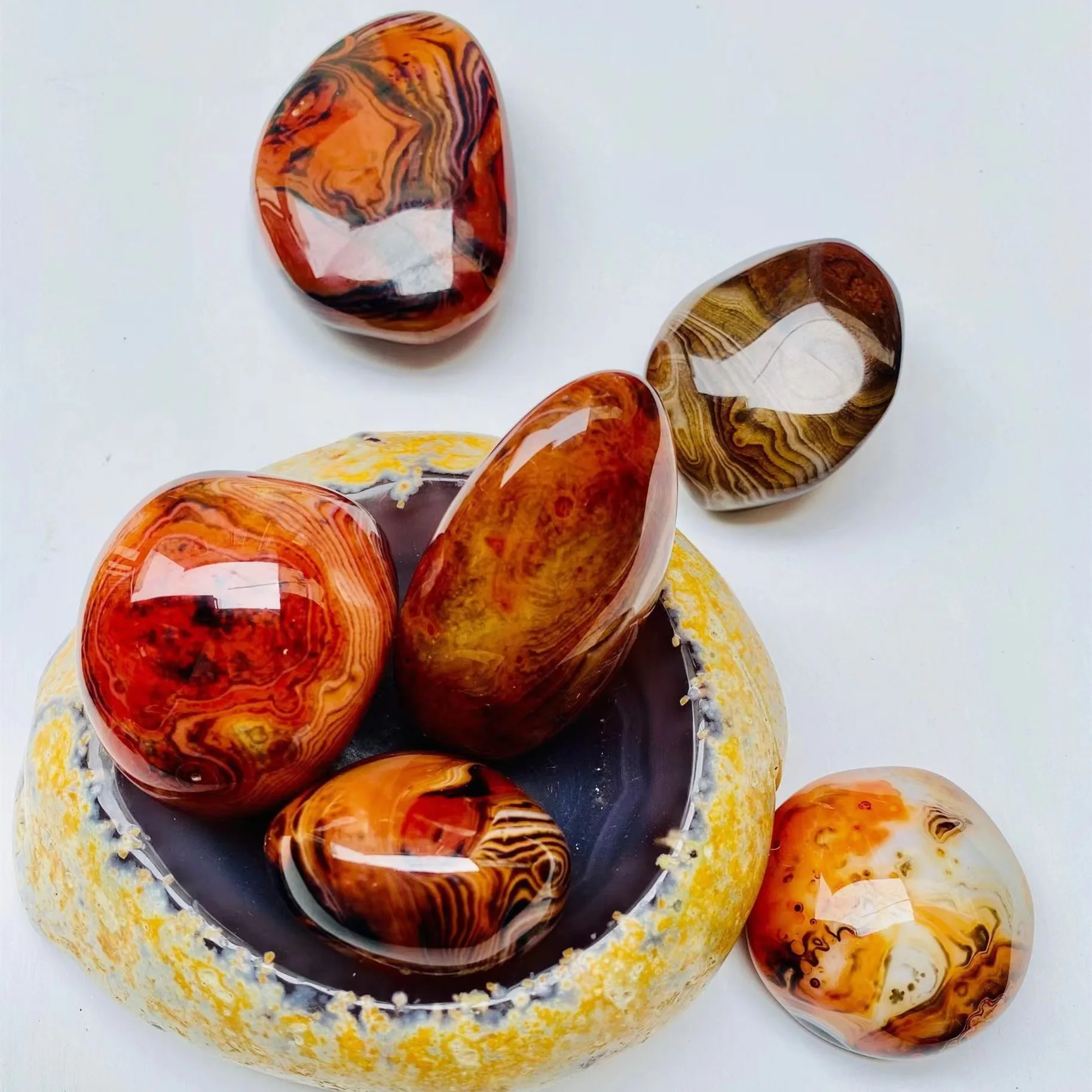 Natural Decor Stone Sardonyx Banded Agate Stone Madagascar Good Luck Raw Gemstone Body Heathy Specimen Beautiful Collection Gift