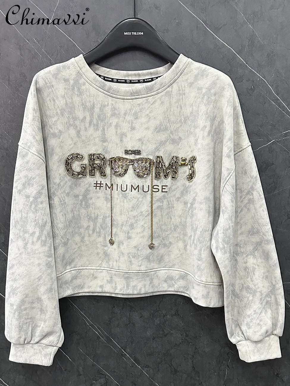 

2025 Autumn Heavy New Diamond Glasses Short Round Neck Sweatshirt for Women Loose Fashion Loose Long Sleeve Pullover Top