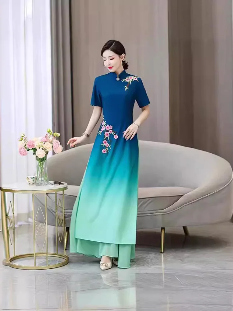 

Elegant Gradient Short Sleeve Stand Collar Qipao Dress with Side Slit for Classical Dance Stage Performance