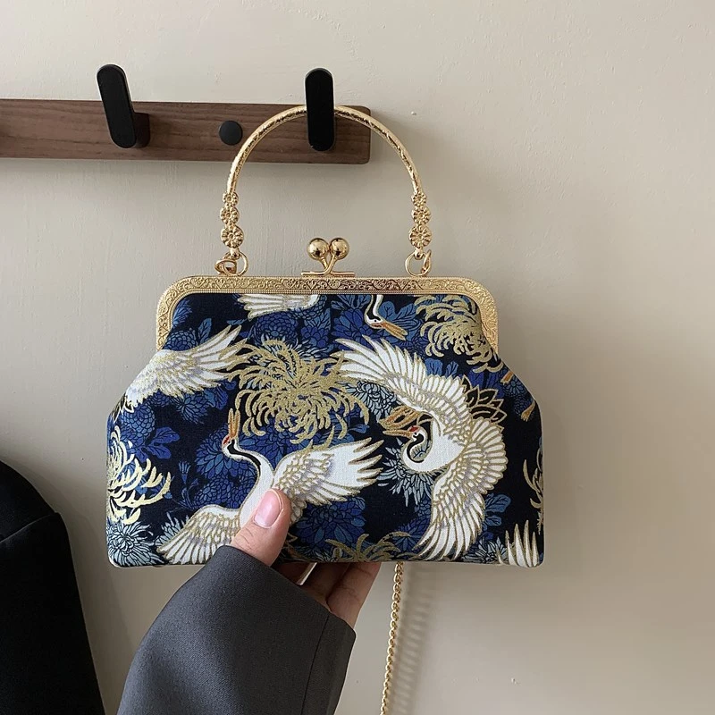 Traditional White Crane Pattern Satin Clutch Purse Ladies Metal Frame Kiss Lock Handbag Detachable Chain Strap Evening Bag