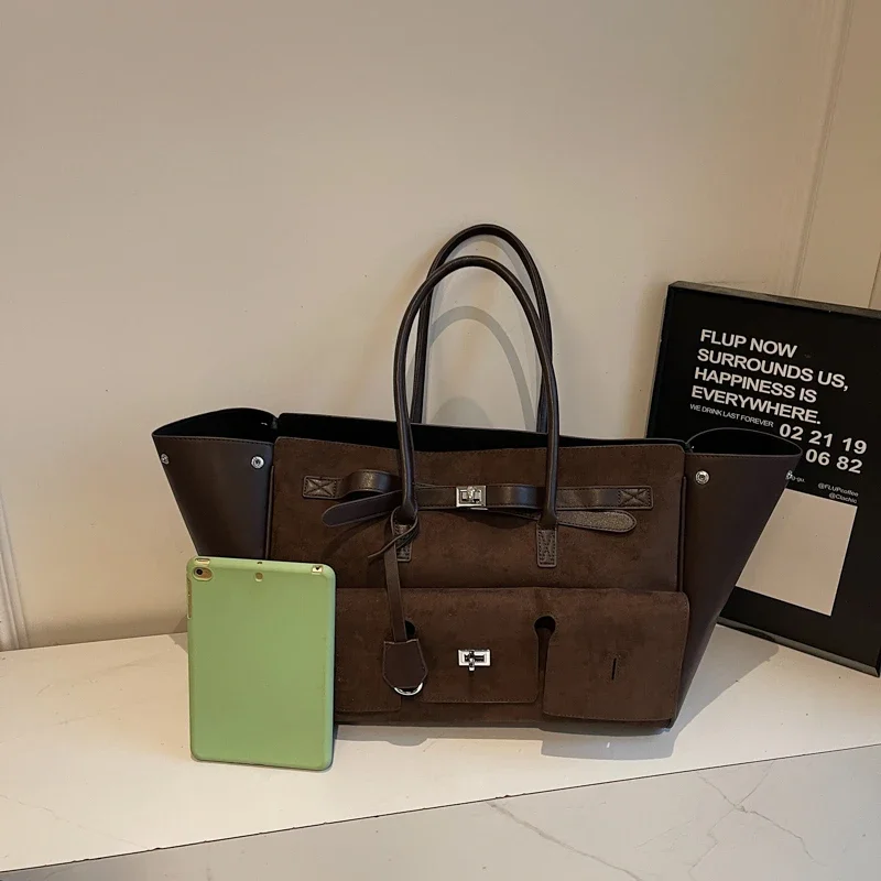 

Classy Ladies Crossbody-Bag Made of Gorge-Printed Leather Featuring Sleek Spacious Durable Trendy Malta Modern Style