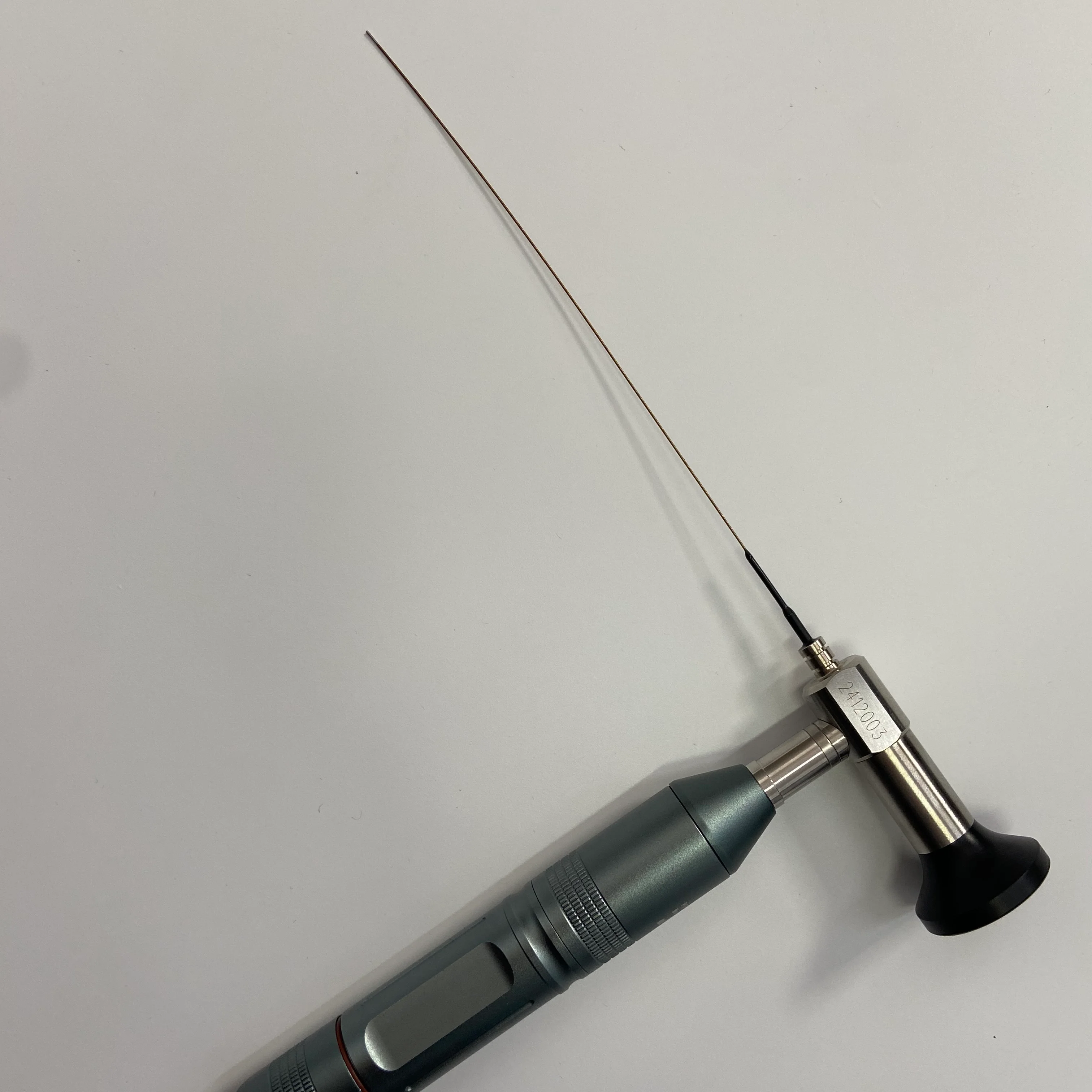 

Портативный оптоволоконный прицел с объективом зонда 0,56 мм, рабочая длина 850 мм, проверка литья