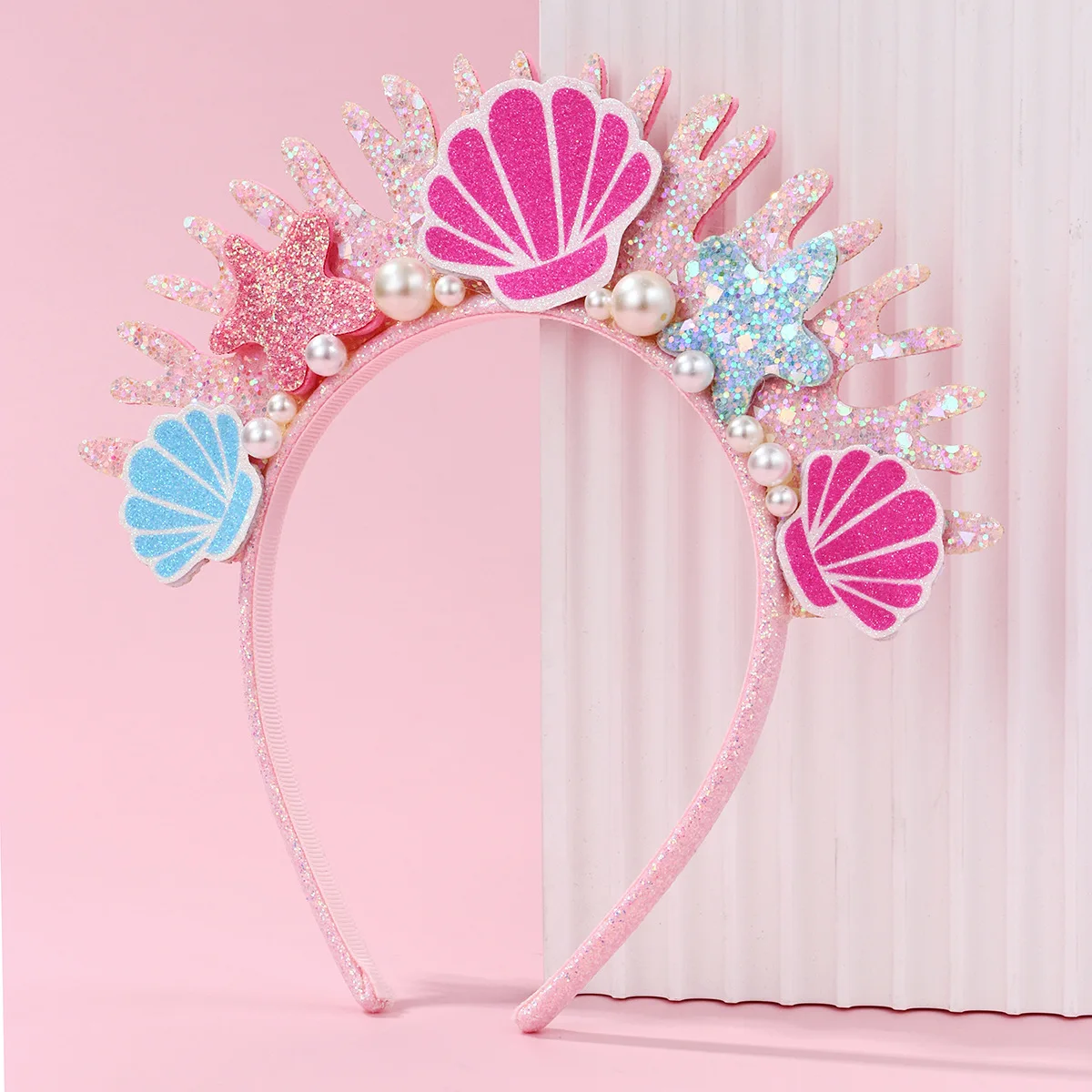 Ocean-Themed Glitter Headband, Featuring Glittery Ocean Elements Paired with Pearl Decorations, Crown Flower Mermaid Headband, with a Dreamy and Exquisite Design, Suitable for Beach-Themed Parties, Dress-Up Occasions, and More, with a Sweet Style