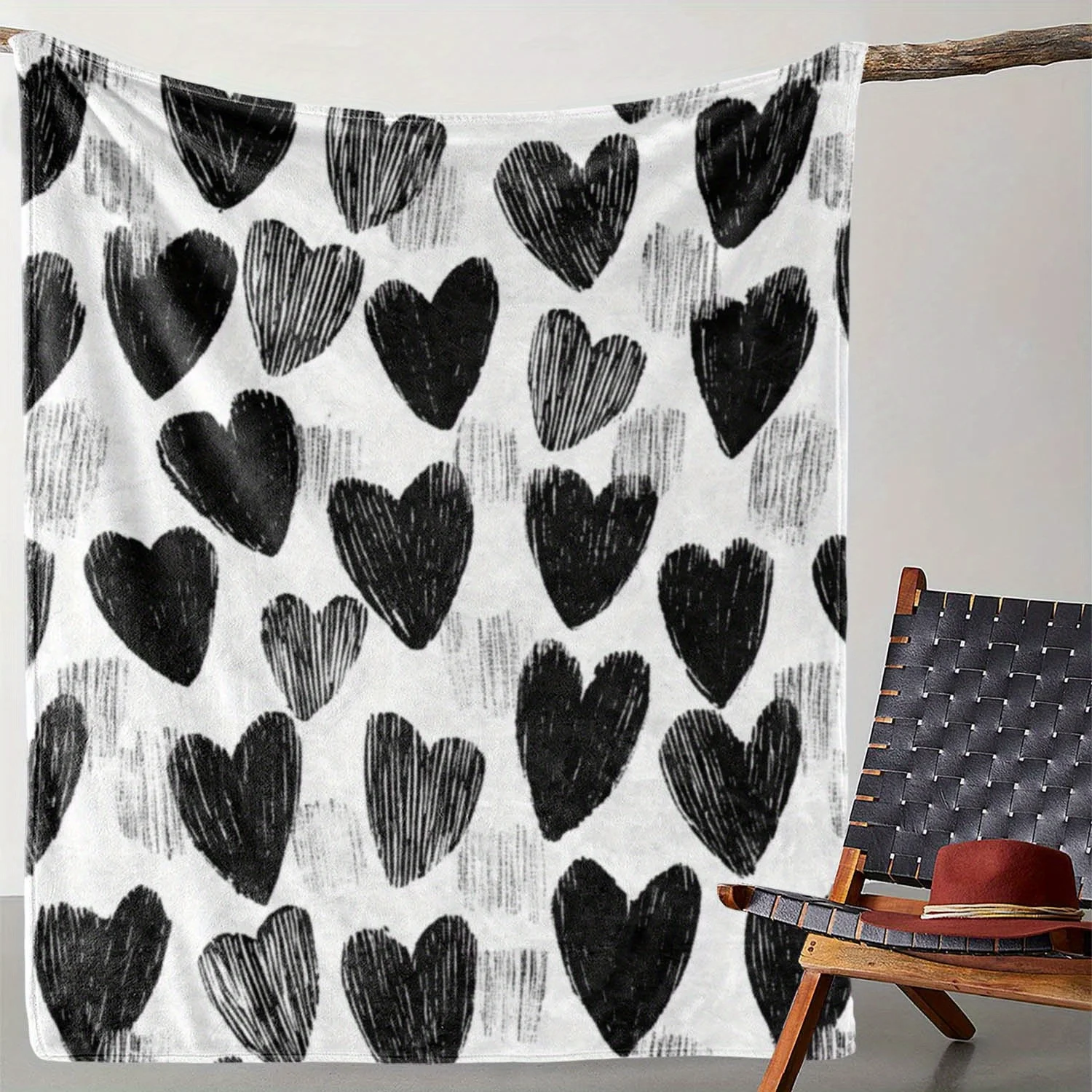 

1pc Heart Shaped Flannel Blanket - Kids/Adult Design, All-Season Sofa/Bed/Travel Camping Gift