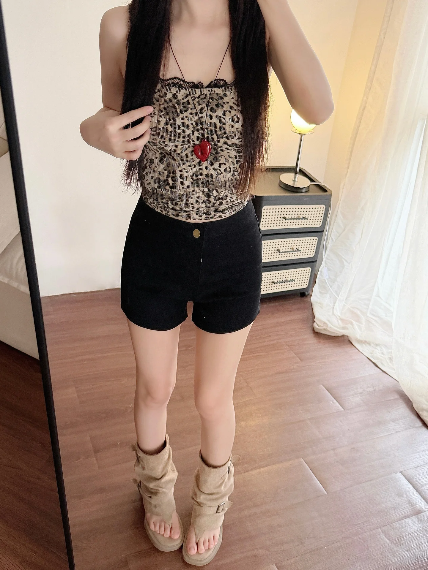 Black A-Line Denim Shorts Women's Summer New Style Hot Girl Tight Fit Bodycon Pants Small Size Slim Straight Hot Pants