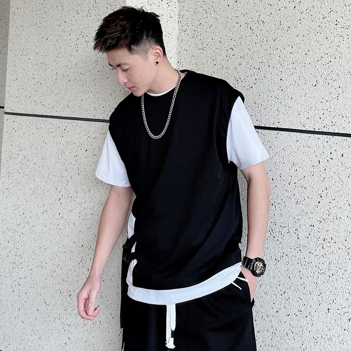 

Trendy Loose ort Sve T-irt Asymmetric Splicing Fake Two-Piece Color Blo Youth Summer Faion Casual Men's Wear