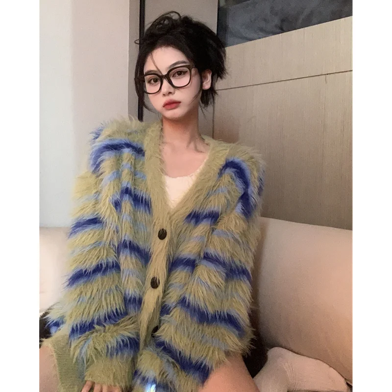 Women\'s 2022 New Style V-neck Sense of Design Coral Hair Knitted Sweater Temperament Comfortable Cardigan Autumn and Winter Coat