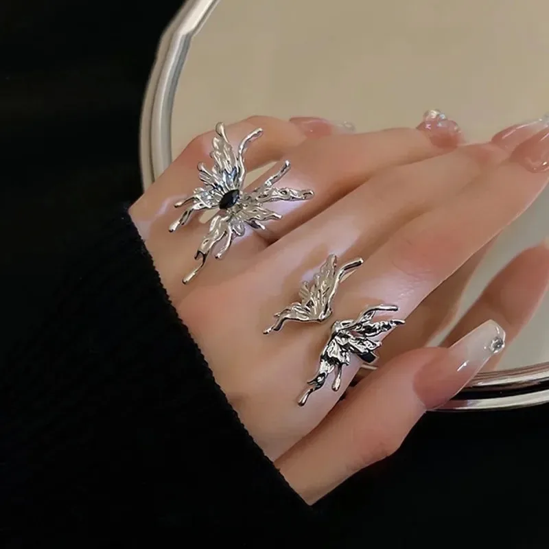New Punk Vintage Metal Liquid Butterfly Women Girls Adjustable Ring Trendy Exquisite Insect Ring Gothic Jewelry Gifts