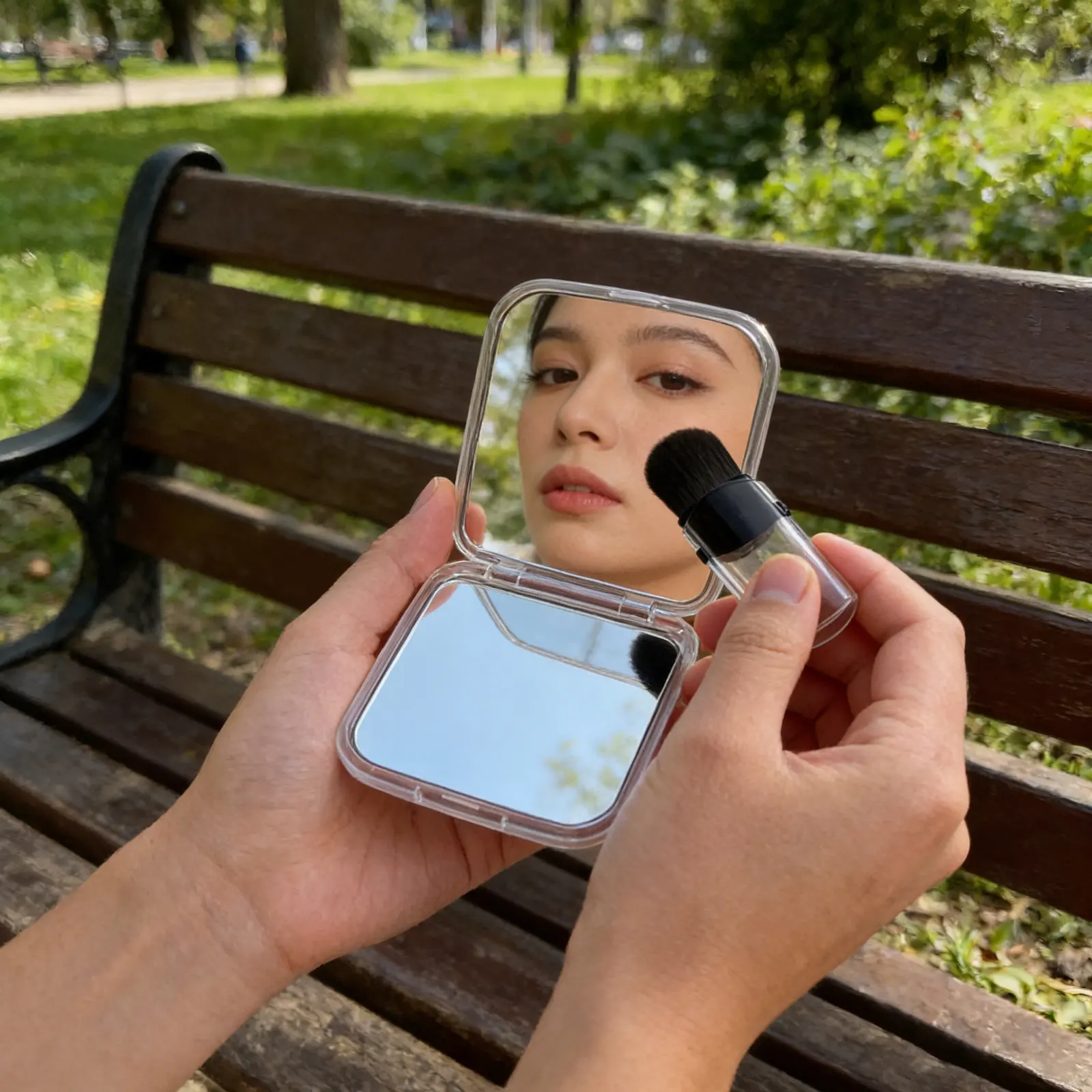 Mini brocha de maquillaje de viaje, retráctil, portátil, para base en polvo, diseño compacto para piel sensible, aplicación suave, 2 uds.