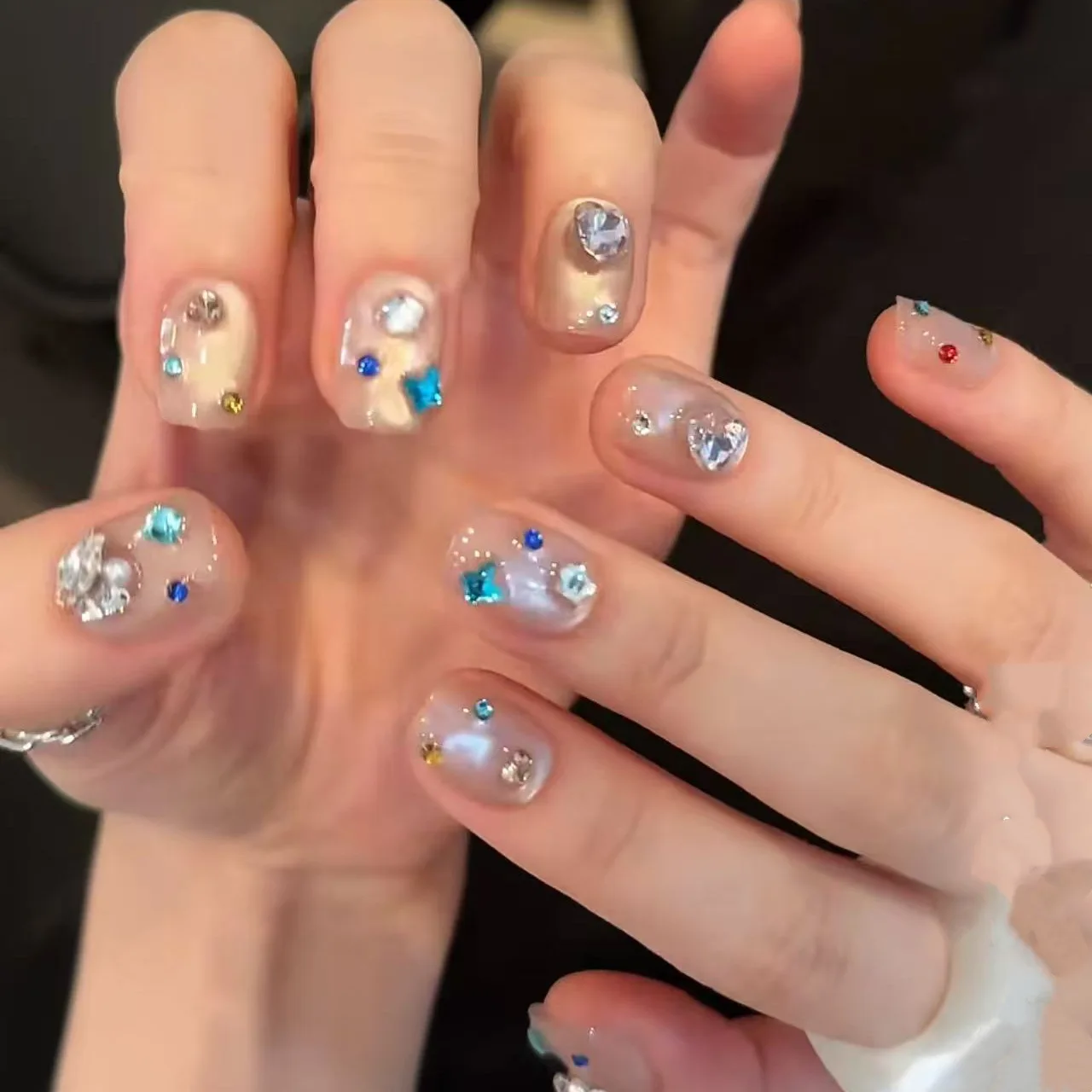 

10 шт., короткие накладные ногти ручной работы, блестящие кошачьи глаза, полное покрытие, дизайн со стразами, милые накладные ногти, носимые ногти, советы, искусственные девушки