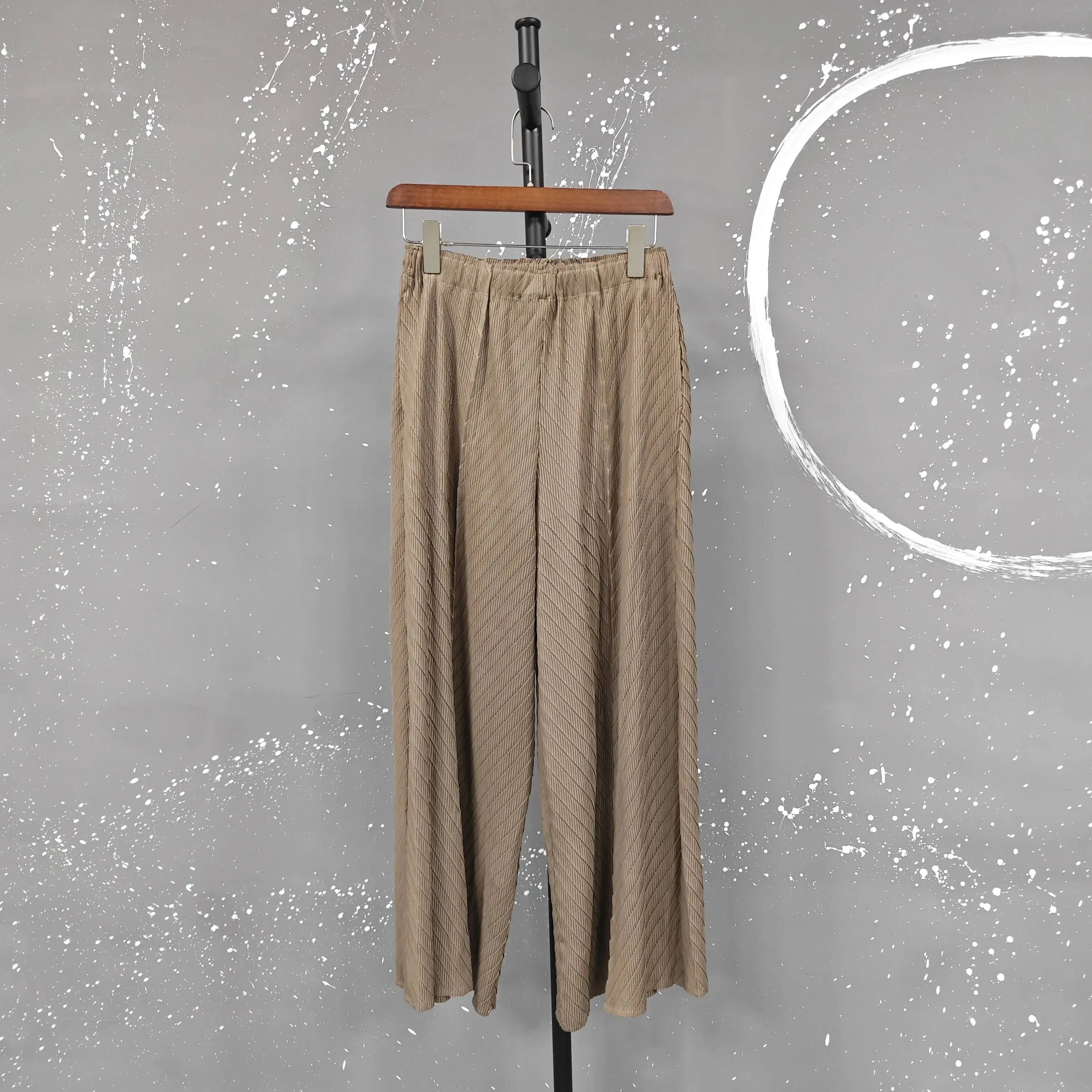 LANMREM Pleated Wide Leg Pants Women's Summer New Versatile Casual Grey Elastic Waist Fashion Long Pants 2025 Chic 2DB2800