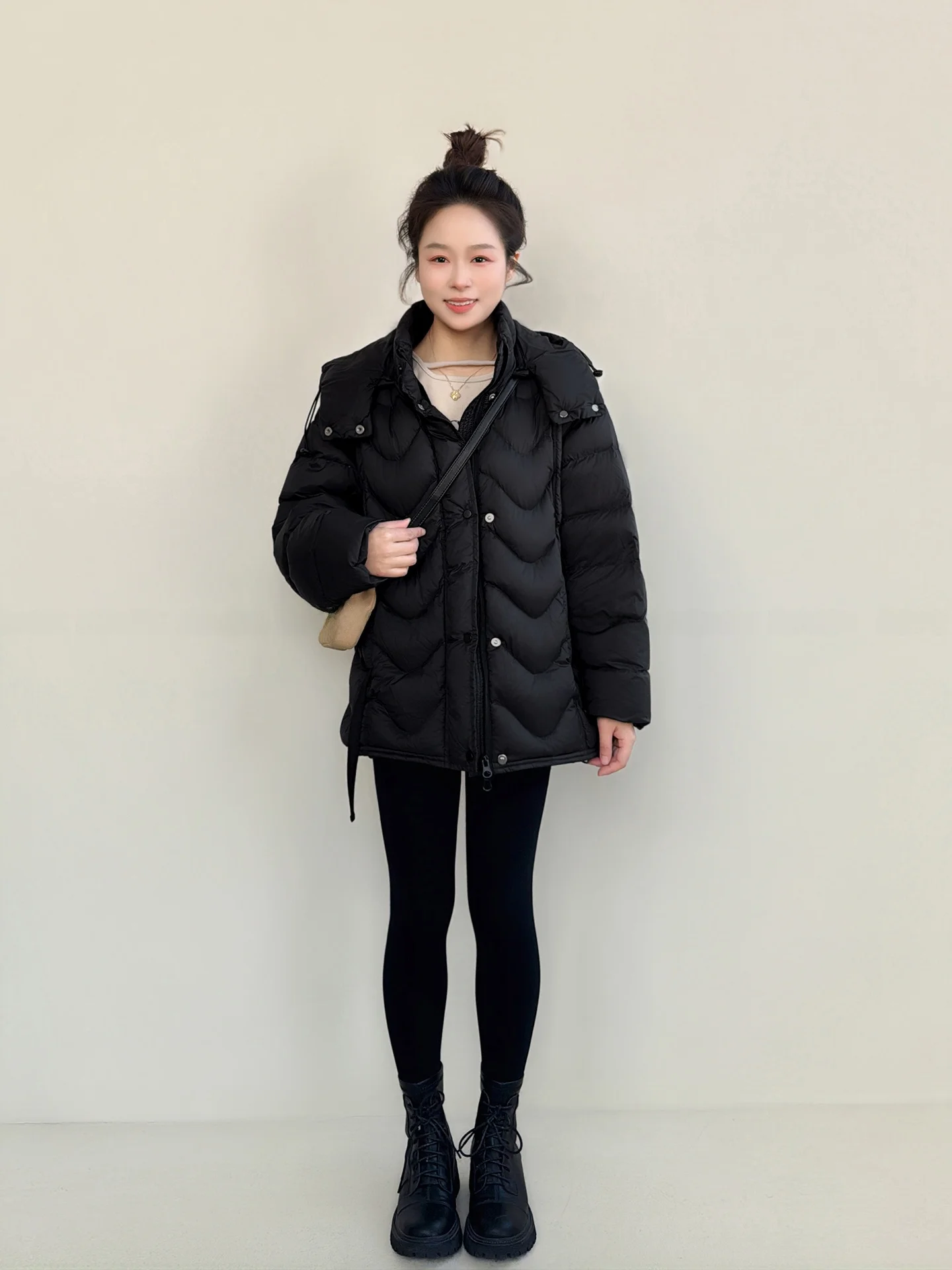 

Женская белая пуховая куртка-пуховик средней длины с капюшоном, свободного кроя, в корейском стиле, для повседневной носки, теплая, производство Китай