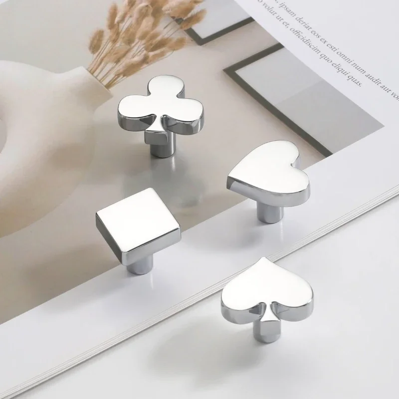 Creative Wardrobe Door Pull Drawer Single-Hole Knob Spade Club Heart Diamond Solid Furniture Hardware French Shoe Rack Handle