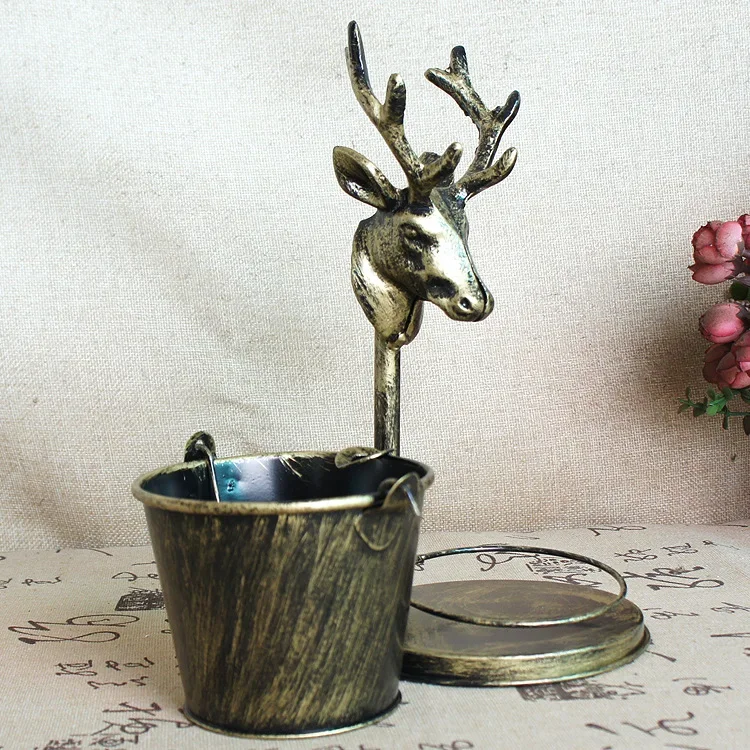 Vintage Wrought Iron Bird Deer Head Faucet Ashtray Chicken Claw Shape Bar Decoration Ashtray