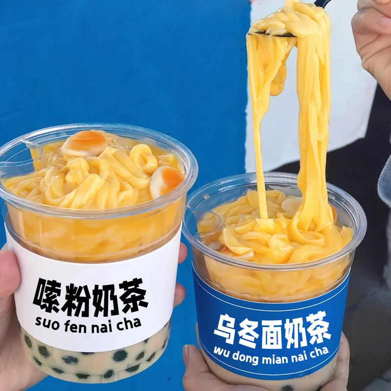 Vaso de plástico PET desechable con tapa para fideos instantáneos, té con leche, frutas, aperitivos, fideos Udon y postres, de China.