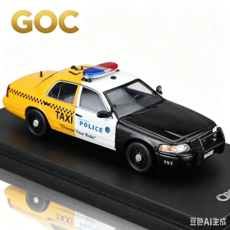 GOC 1:64 Ford Victoria Crown (CV) Santa Monica Drunk Drive Promotion Car Alloy Die Casting Model, Static Desktop Ornament.