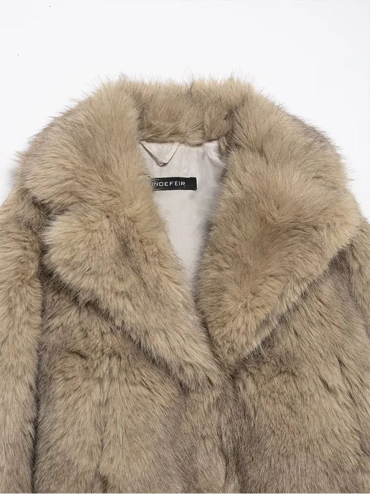 Abrigo/chaqueta corta de manga larga con cuello de piel sintética a la moda y versátil para mujer nueva de estilo europeo.