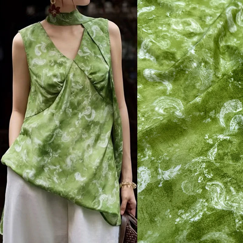 18MM Printed Stretch Grass Green Silk Crepe de Chine Fabric for DIY and Sewing Soft Silk Fabric for Dress Pants Pajamas R6970